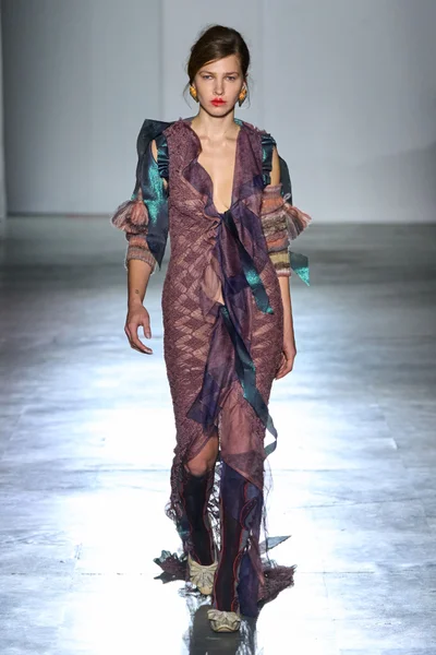 Look 32